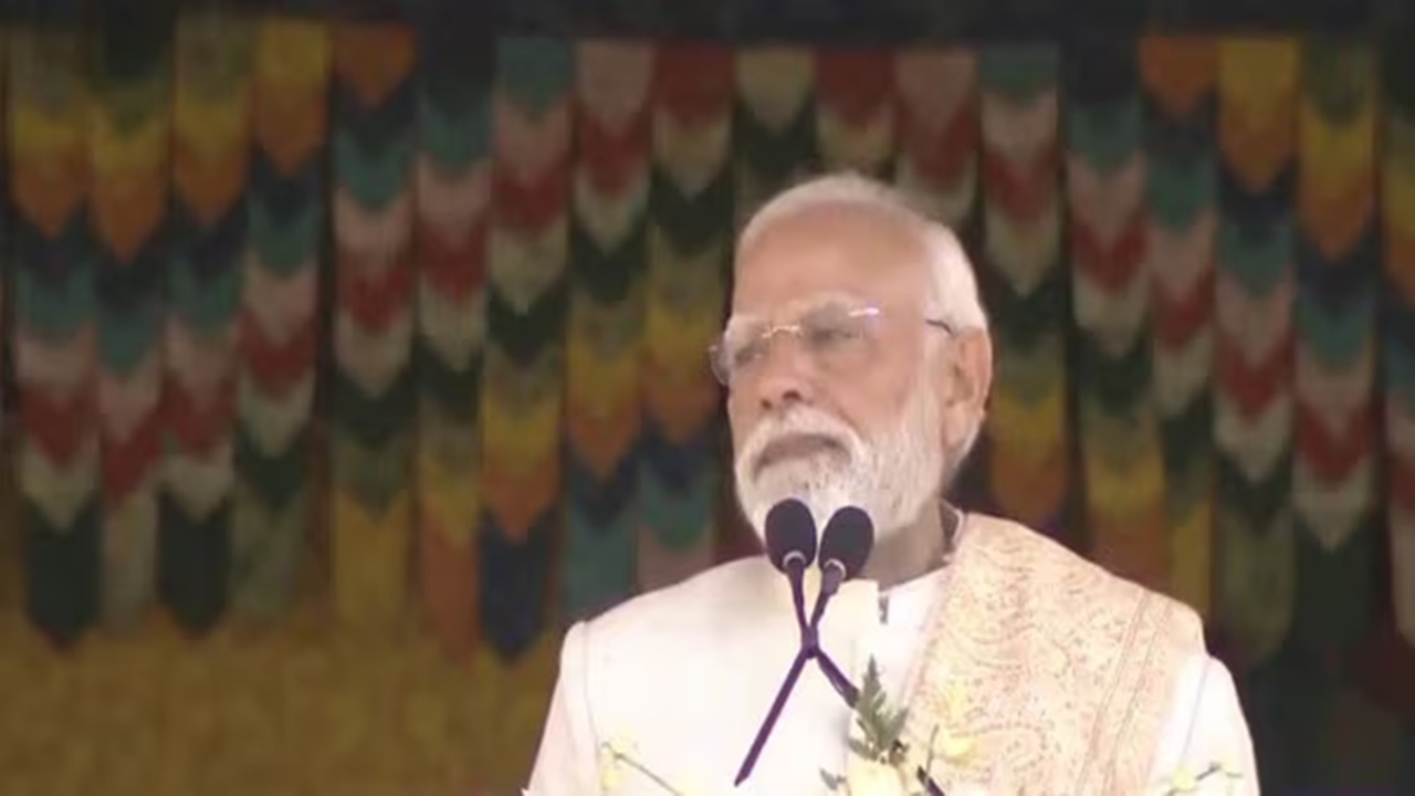 षड्यंत्रकारियों को बख्शा नहीं जाएगा…दिल्ली धमाके पर भूटान में गरजे पीएम मोदी, कहा – ‘मैं यहां बहुत भारी मन से आया हूं’