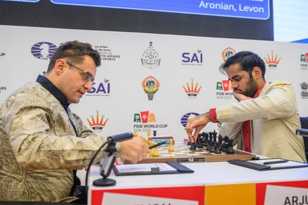 फिडे विश्व कप 2025 : अर्जुन एरिगेसी क्वार्टर फाइनल में, हरिकृष्णा टाईब्रेक खेलेंगे