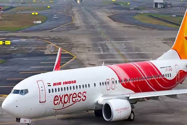 वाराणसी : एअर इंडिया के विमान में बम की सूचना से हड़कंप, बाबतपुर हवाई अड्डे पर इमरजेंसी लैंडिंग