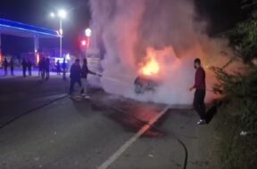 चलती एम्बुलेंस में आग