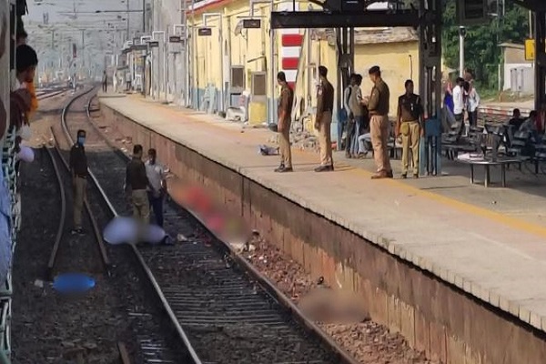 यूपी में हादसा : मिर्जापुर के चुनार स्टेशन पर कालका मेल से 6 श्रद्धालु कटे