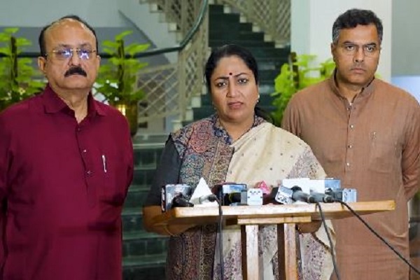 बढ़ते प्रदूषण के बीच दिल्ली सरकार का फैसला – हाइब्रिड मोड में चलेंगी दिल्ली-एनसीआर में 5वीं तक की कक्षाएं