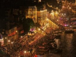 देव दीपावली पर घाटों की सजावट