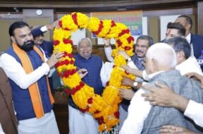 नीतीश कुमार चुने गए नेता