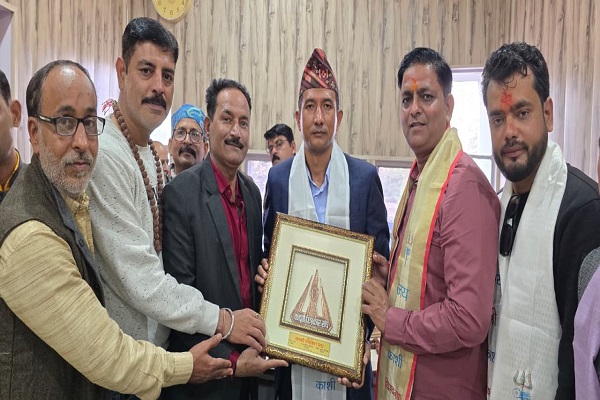 लुम्बिनी व महाराजगंज प्रेस क्लब के पदाधिकारियों का काशी भ्रमण, काशी पत्रकार संघ ने किया अभिनंदन