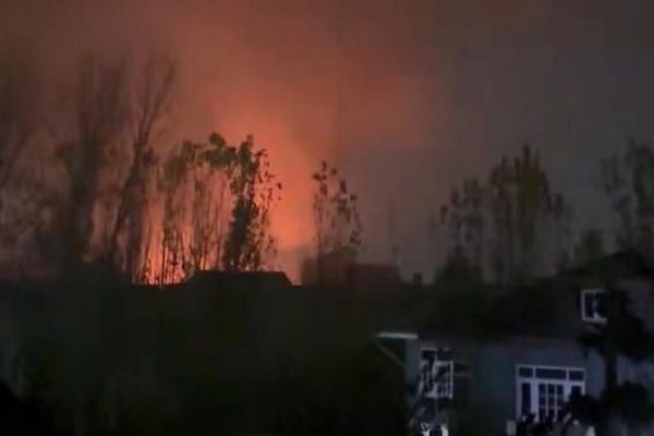 जम्मू-कश्मीर : श्रीनगर के नौगाम पुलिस थाने के अंदर भीषण धमाका, 2 पुलिस कर्मियों की मौत, 8 गंभीर रूप से घायल