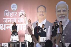 पीएम मोदी भाजपा मुख्यालय में