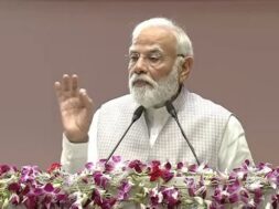 पीएम मोदी सुप्रीम कोर्ट में