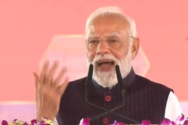 बिहार के अररिया में बोले पीएम मोदी- पहले चरण के मतदान में बिहार विकास के लिए कर रहा वोट