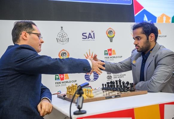 फिडे विश्व कप 2025 : अर्जुन एरिगेसी व पी हरिकृष्णा पूर्व क्वार्टर फाइनल में, प्रज्ञानानंद का सफर समाप्त