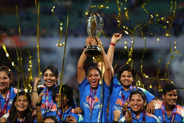 ICC महिला विश्व कप चैम्पियन भारतीय टीम पर पैसों की बारिश, रिकॉर्ड लगभग 40 करोड़ रुपये की पुरस्कार राशि