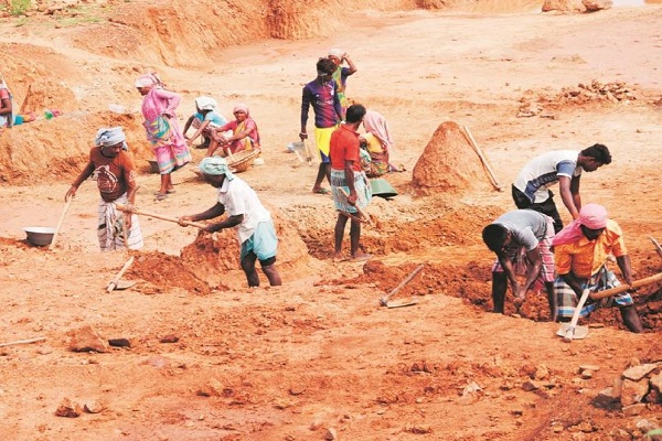 मनरेगा में 99.67% श्रमिकों के आधार लिंक, e-KYC से सेवा वितरण होगा तेज और पारदर्शी
