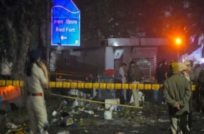 लाल किला के पास विस्फोट