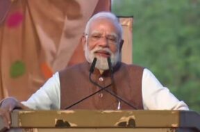 सूरत में पीएम मोदी 1