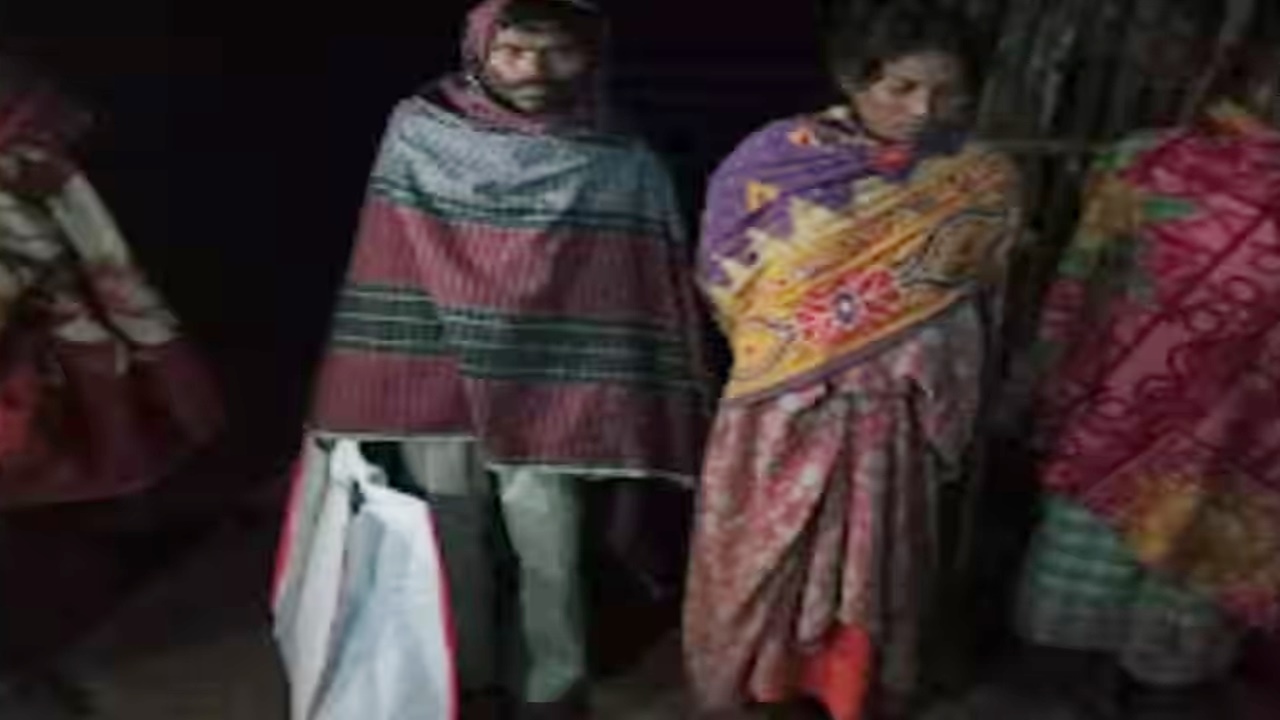 झारखंड : नहीं मिली एंबुलेंस तो पिता थैले में ले गया बेटे का शव, एक्शन में स्वास्थ्य मंत्री, जांच के दिए आदेश