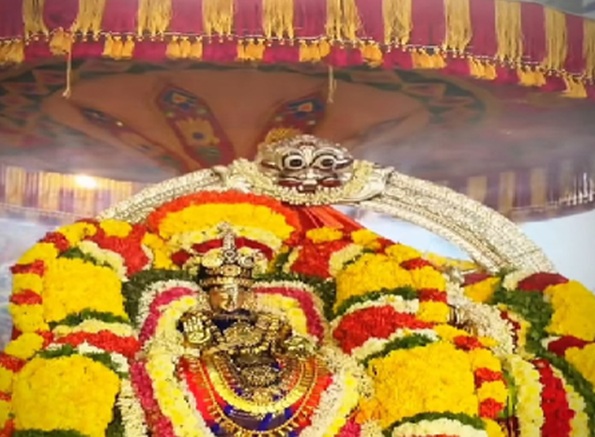 कपालेश्वर मंदिर  : जब श्राप की वजह से मोर बन गई थी मां पार्वती, इसी स्थल पर किया था तप