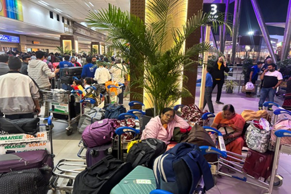 फ्लाइट संकट के बीच रेलवे की बड़ी पहल, चला दी चार स्पेशल ट्रेनें, 37 ट्रेनों में लगाए 116 अतिरिक्त कोच