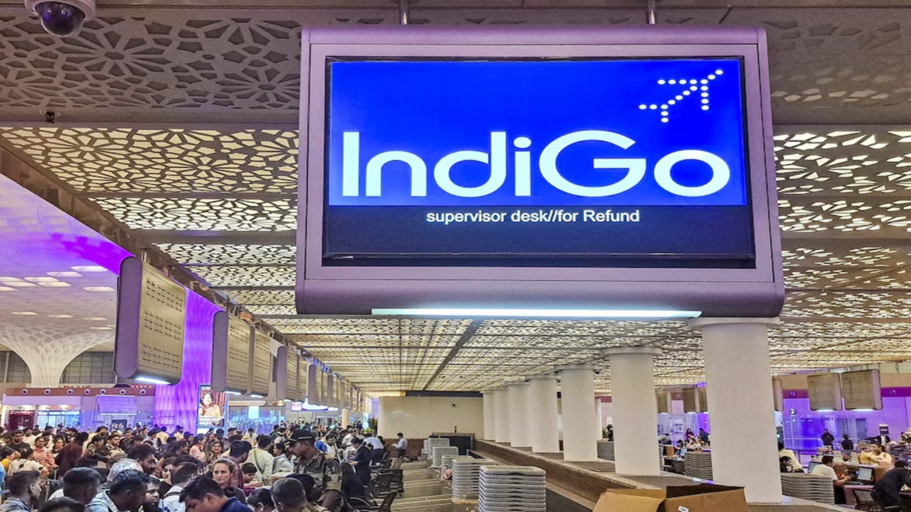 Indigo flights cancelled : इंडिगो फ्लाइट्स में हो सकती है देरी, यात्री लेटेस्ट स्टेटस चेक कर घर से निकलें