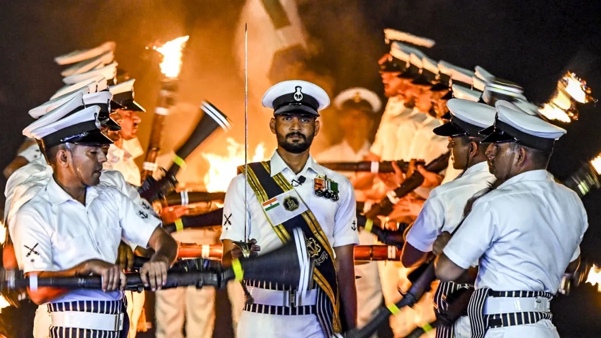 प्रधानमंत्री मोदी ने कहा ‘पक्के इरादे की पहचान’ तो अमित शाह ने बताया ‘गर्व का किला’,जानिए Navy Day पर किसने क्या कहा…