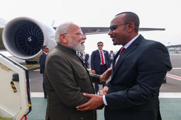 पीएम मोदी अदीस अबाबा पहुंचे, एयरपोर्ट पर इथियोपियाई प्रधानमंत्री अबी अहमद अली ने किया स्वागत