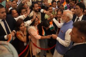 ओमान में पीएम मोदी का स्वागत1