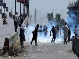 कराची में हिंसा