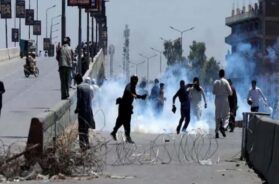 कराची में हिंसा