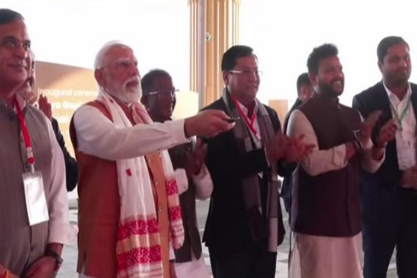 पीएम मोदी का असम को तोहफा : गुवाहाटी में अंतरराष्ट्रीय हवाई अड्डा के नए टर्मिनल भवन का किया उद्घाटन
