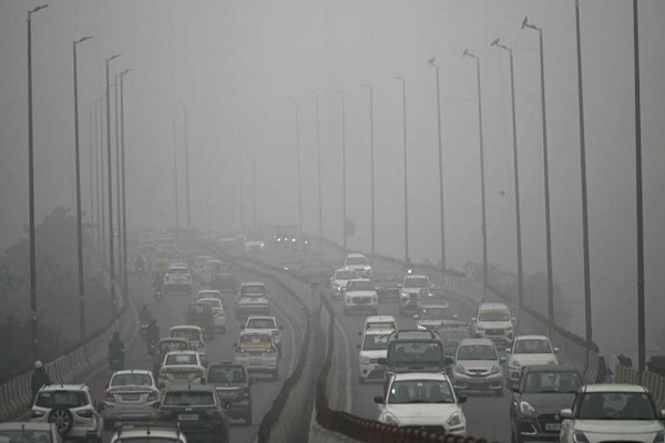 दिल्ली में फिर वायु प्रदूषण की मार : AQI 441 पहुंचते ही GRAP-4 लागू, फिर वर्क फ्रॉम होम, हाइब्रिड मोड में कक्षाएं चलाने के आदेश