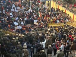 बांग्लादेश उच्चायोग के बाहर प्रदर्शन