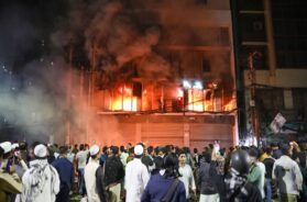 बांग्लादेश में फिर भड़की हिंसा