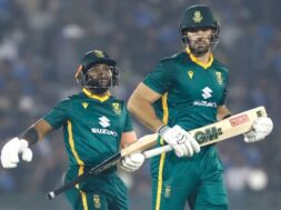 बावुमा व मार्करम