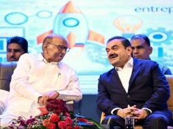 शरद पवार व गौतम अदाणी