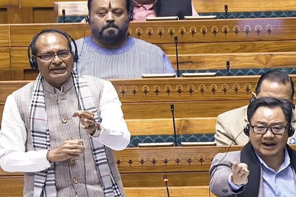 लोकसभा से ‘विकसित भारत- जी राम जी’ विधेयक को मिली मंजूरी, जबर्दस्त हंगामे के बीच विपक्ष ने फाड़ी विधेयक की कॉपी