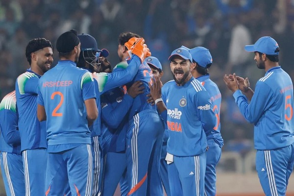 रांची एक दिनी : विराट के 52वें शतक के बाद हर्षित व कुलदीप ने बिखेरी चमक, टीम इंडिया की दक्षिण अफ्रीका पर संघर्षपूर्ण जीत