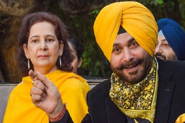 ‘500 करोड़’ के सीएम वाला बयान पड़ा भारी – नवजोत सिंह सिद्धू की पत्नी नवजोत कौर कांग्रेस से निलंबित