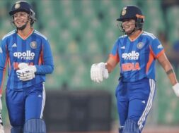 स्मृति मंधाना व शेफाली वर्मा