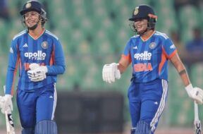 स्मृति मंधाना व शेफाली वर्मा