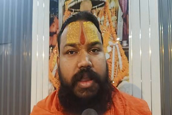 अयोध्या : संत देवेशाचार्य ने देवकीनंदन ठाकुर के बयान का किया समर्थन, कहा- शाहरुख खान का एजेंडा हिंदू विरोधी