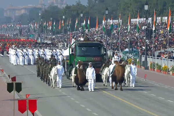 ऊंट, टट्टू, रैप्टर्स और आर्मी डॉग्स, गणतंत्र दिवस परेड में दिखी सेना की अनदेखी ताकत