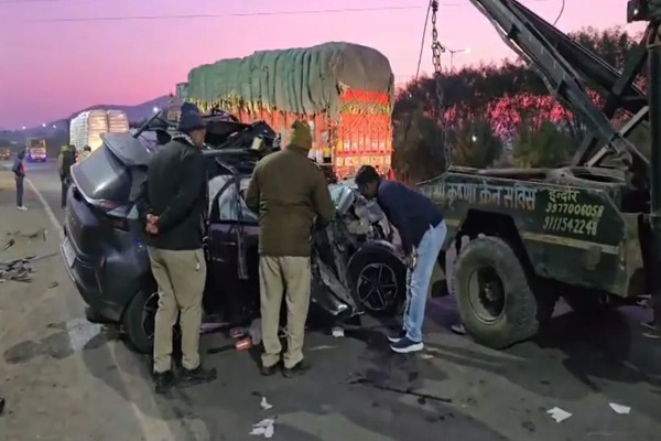 इंदौर में भीषण सड़क हादसा, मध्य प्रदेश के पूर्व गृह मंत्री की बेटी समेत तीन लोगों की मौत, एक महिला घायल