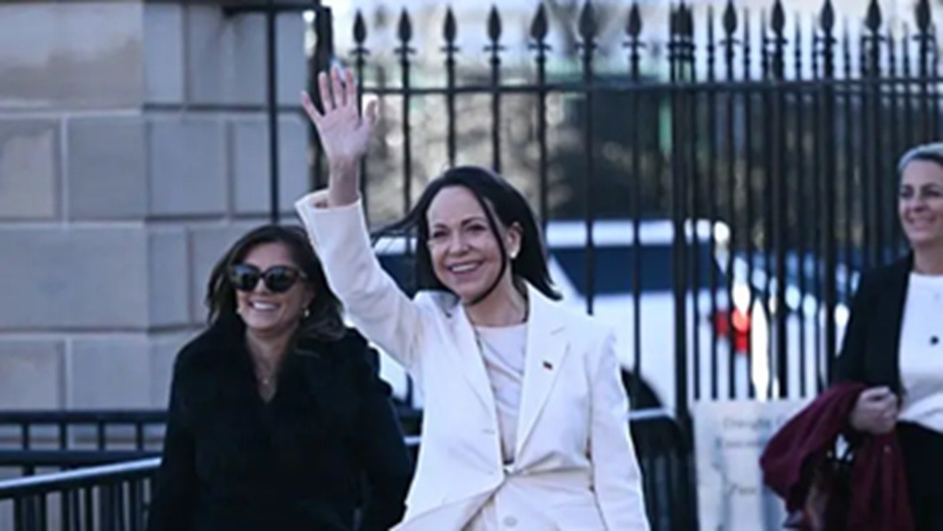 ऐतिहासिक मुलाकात : वेनेज़ुएला की नेता मारिया मचादो ने राष्ट्रपति ट्रंप को सौंपा अपना नोबेल शांति पुरस्कार