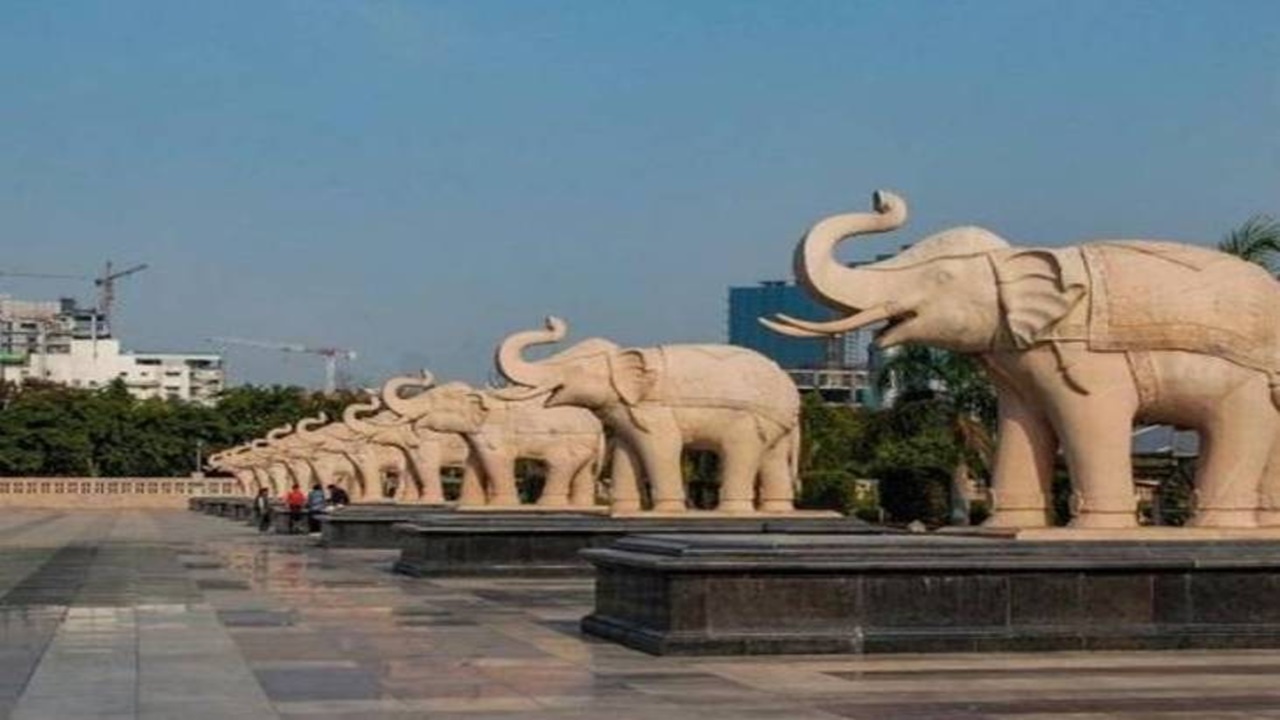 लखनऊ स्मारक घोटले की जांच तेज : 57 अधिकारियों पर कार्रवाई की तैयारी, कमिश्नर ने तलब किए दस्तावेज