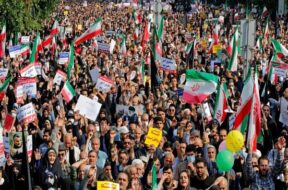 ईरान में हिंसा व प्रदर्शन जारी