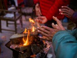 कड़ाके की ठंड में कैसे फिट रहें