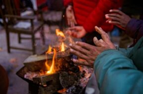 कड़ाके की ठंड में कैसे फिट रहें