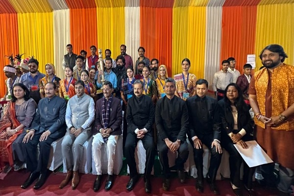 गणतंत्र दिवस पर गुजरात की झांकी ने रचा इतिहास, चौथी बार पॉपुलर च्वॉइस अवॉर्ड