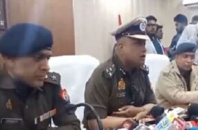 जानकारी देती मिर्जापुर पुलिस1