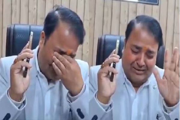 यूपी : अब अयोध्या के GST डिप्टी कमिश्नर प्रशांत सिंह का इस्तीफा, सीएम योगी पर शंकराचार्य के आरोपों से व्यथित