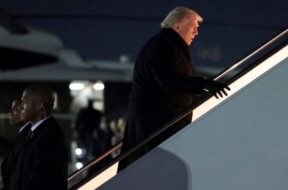 डोनाल्ड ट्रंप